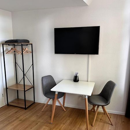 Zentrales Apartment Mit Parkplatz ホッケンハイム エクステリア 写真