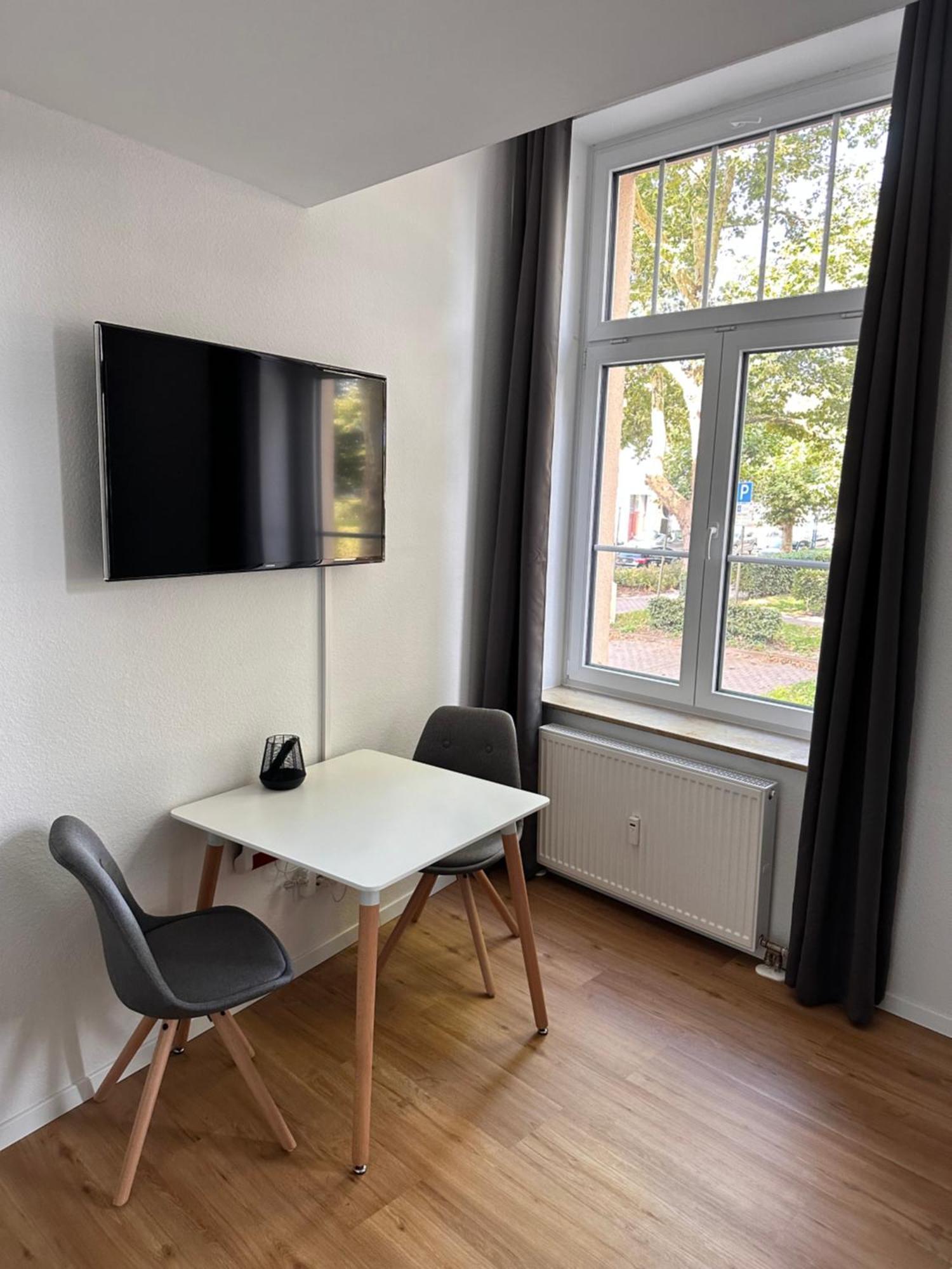 Zentrales Apartment Mit Parkplatz ホッケンハイム エクステリア 写真